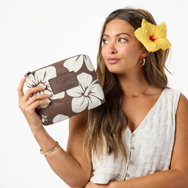 Small Pouch - Hana Hou in Sandstone/Coconut Aloha Collection